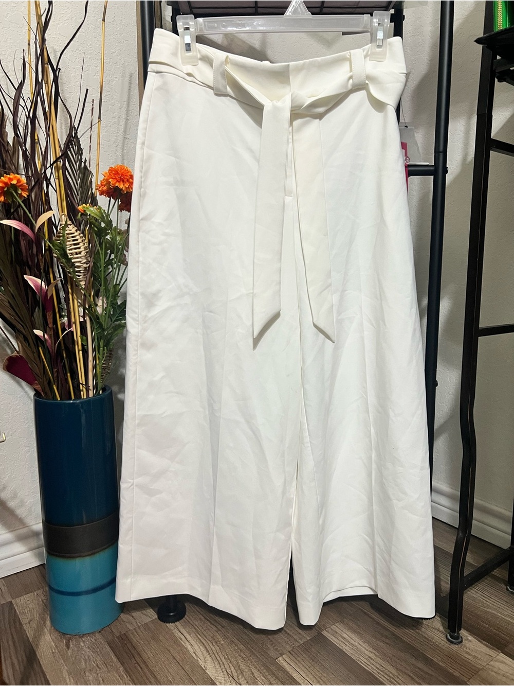 NWT Vince Camuto High-Waist White Wide-Leg Trousers with Self-Tie Belt Size 4